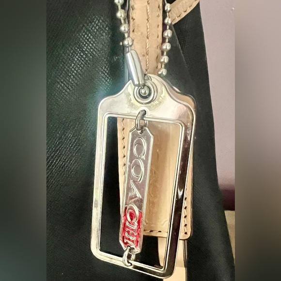 COACH Leather Tote F24841 - Picture 7 of 9